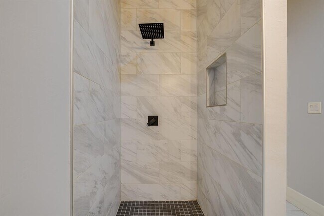 Building Photo - 726 NW 24th St