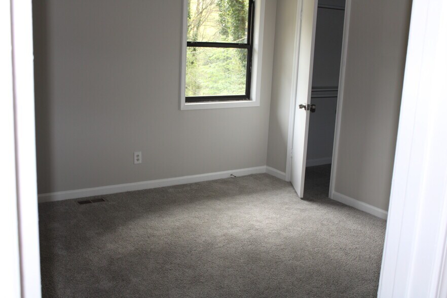 Building Photo - 1386 Williamsburg Ln