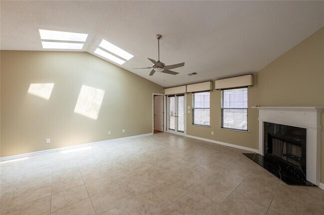 Building Photo - 3100 Pebble Creek Ln