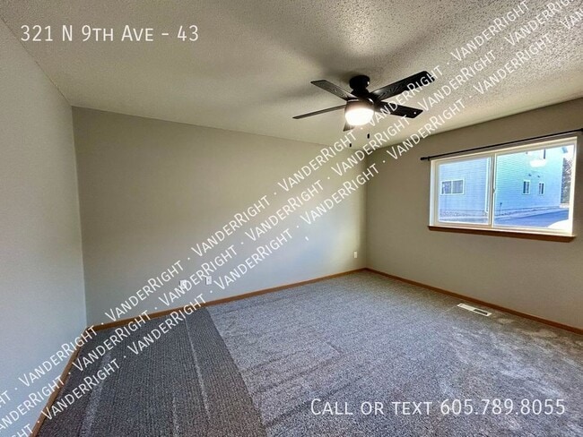 Building Photo - 321 9th Ave