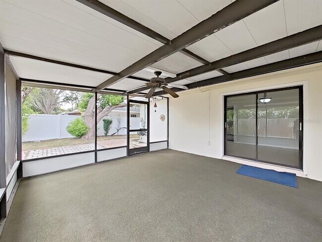 Building Photo - 1701 Laurie Ln