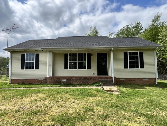 Building Photo - "Charming 3-Bedroom Haven with 2 Full Baths in Portland, TN – Your Cozy Retreat Awaits!"