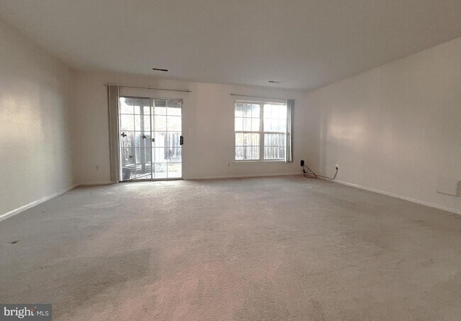 Building Photo - 45504 Trail Run Terrace