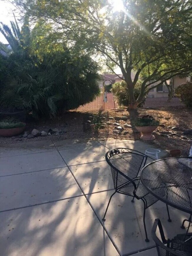 Building Photo - Sun City Grand - Great Adult Community in ...
