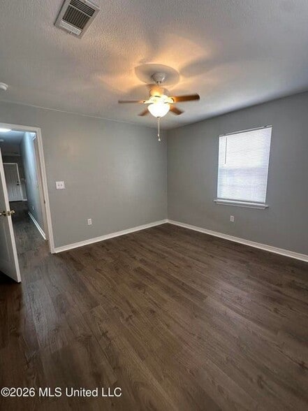 Building Photo - 1206 Beach Ave
