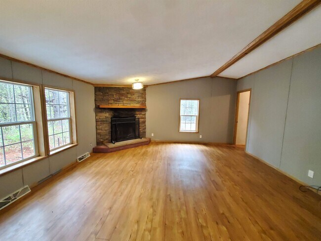 Building Photo - 42 Serendipity Ln