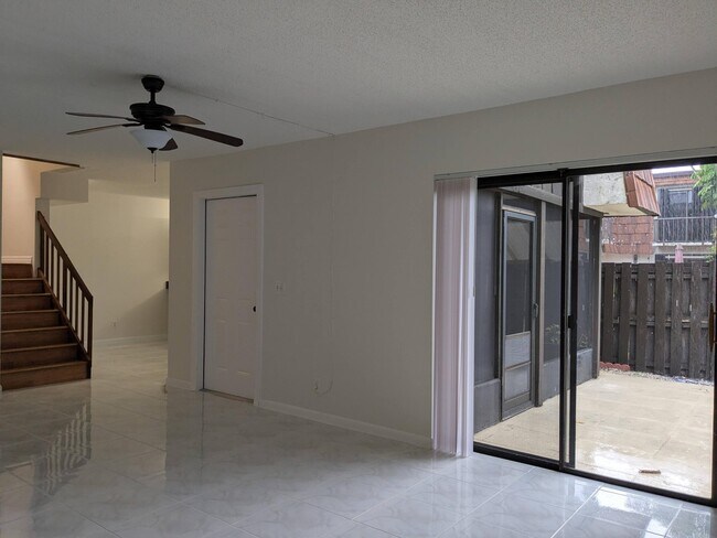 Building Photo - 2191 White Pine Cir