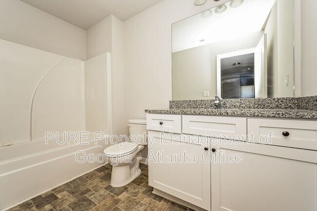 Building Photo - 130 Daisy Cir