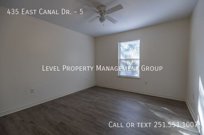 Building Photo - 435 E Canal Dr