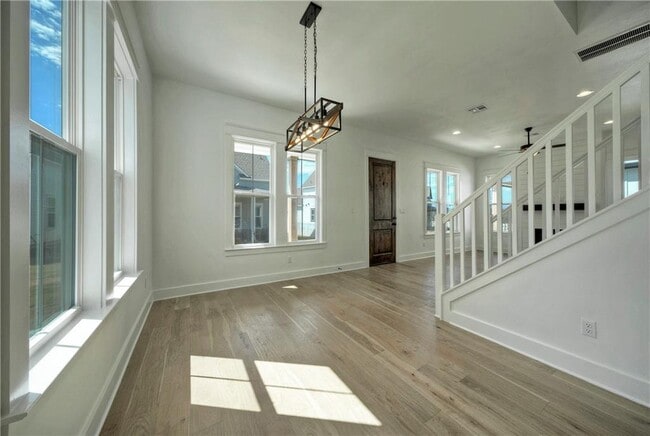 Building Photo - 1010 Grant Wood Ave