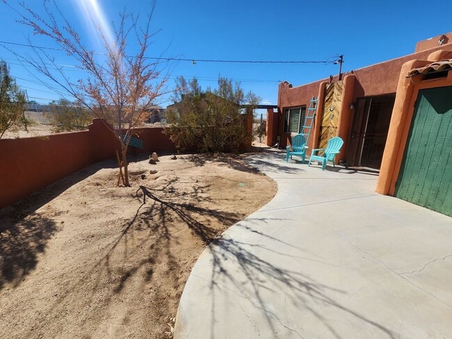 Building Photo - 73015 Siesta Dr