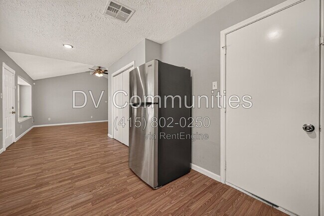 Building Photo - 5041 E Ridge Creek Dr