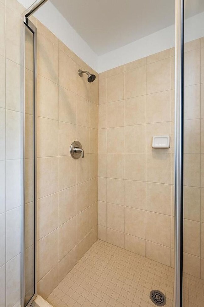 Building Photo - 5140 NW 30th Ln