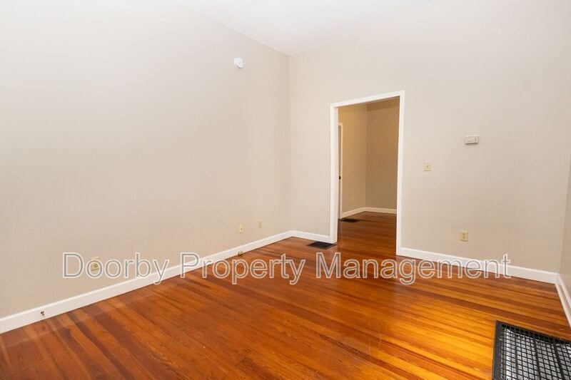 Building Photo - 318 Tremont St