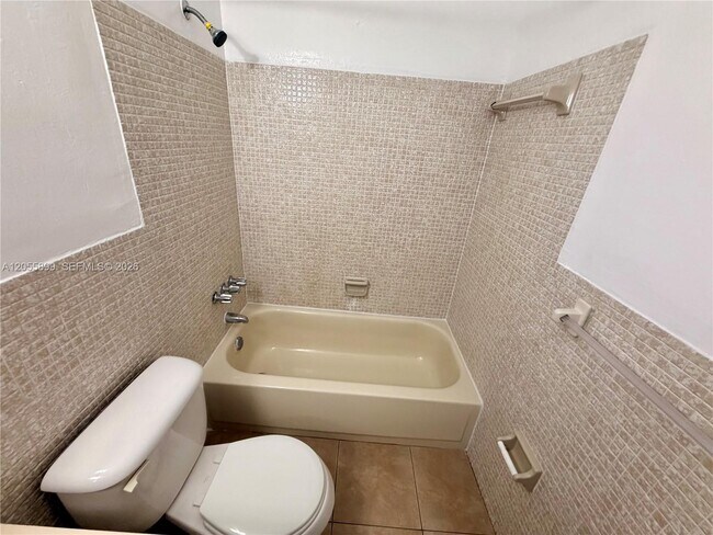 Building Photo - 1502 N 57th Terrace
