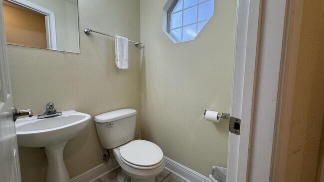 Building Photo - 1664 Beach Blvd