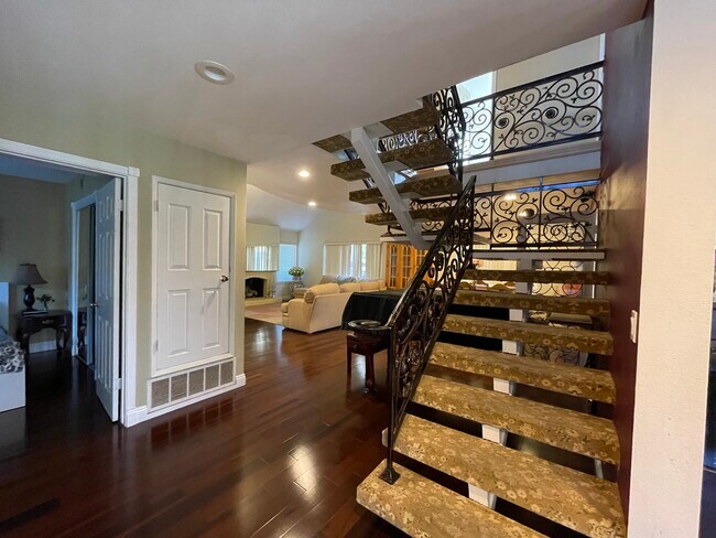 Building Photo - 3127 Stonybrook Dr