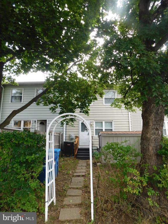 Building Photo - 205 Moore Dr