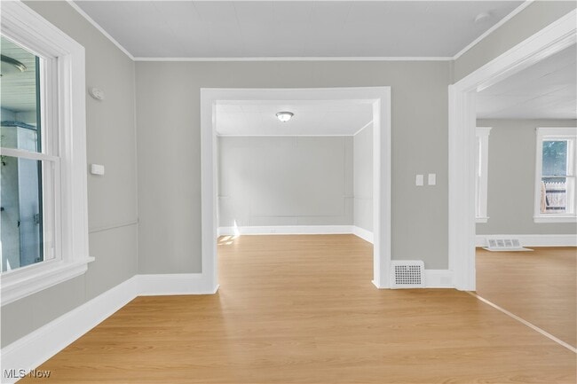 Building Photo - 3153 W 88th St
