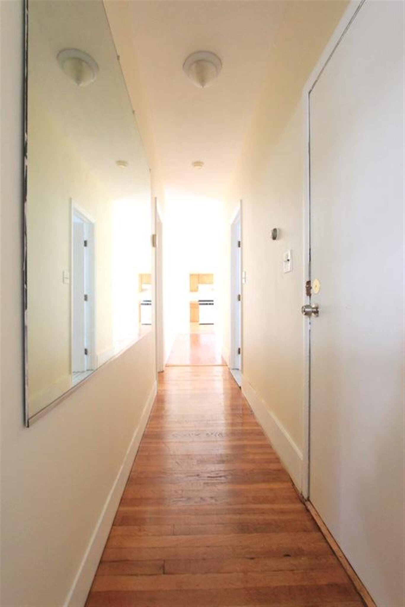 Building Photo - 569 Main St