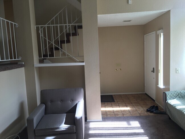 Building Photo - 2030 S Bon View Ave