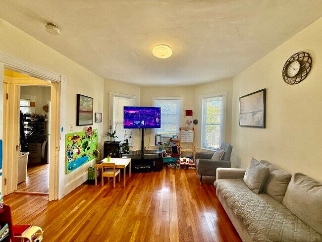 Primary Photo - 259 Newbury Ave
