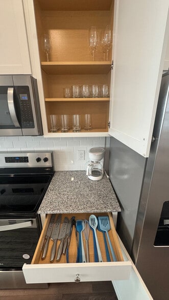 Building Photo - 149 Roxanne Dr