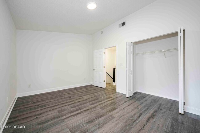 Building Photo - 480 Reed Canal Rd