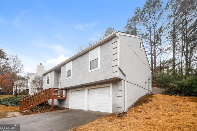 Building Photo - 1817 Cres Hill Dr NW