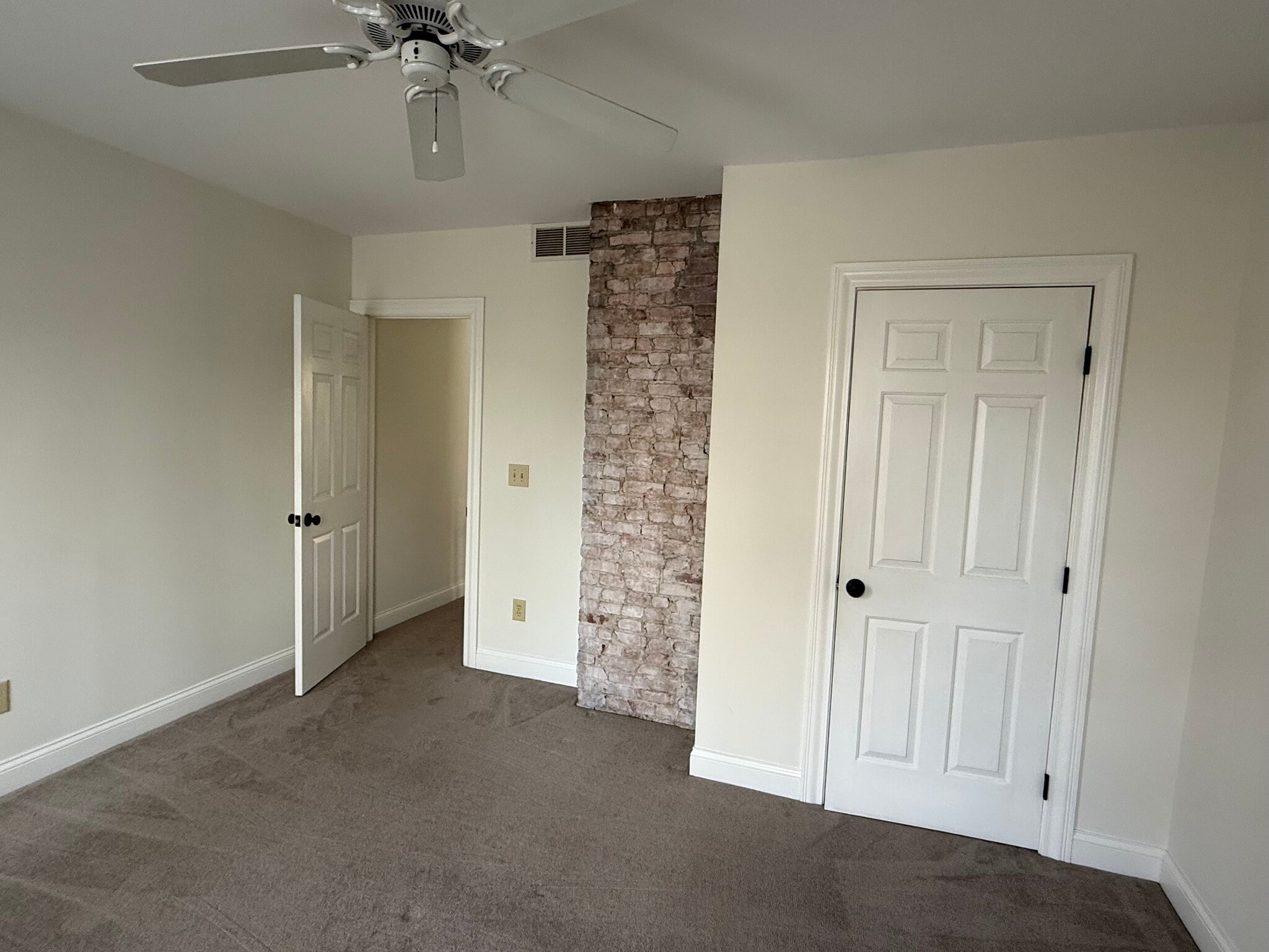 Building Photo - 844 Hamlet St