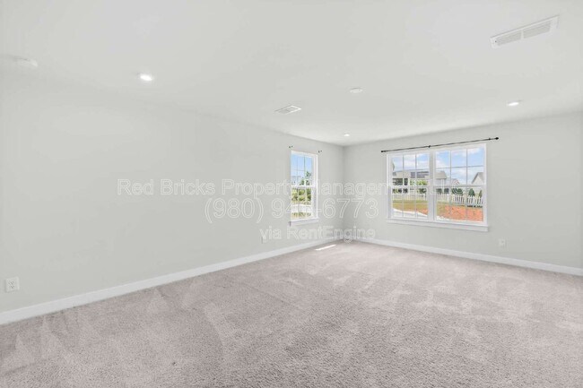 Building Photo - 7067 Waterwheel St SW