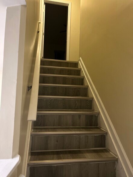 Building Photo - 413 Woodson Dr