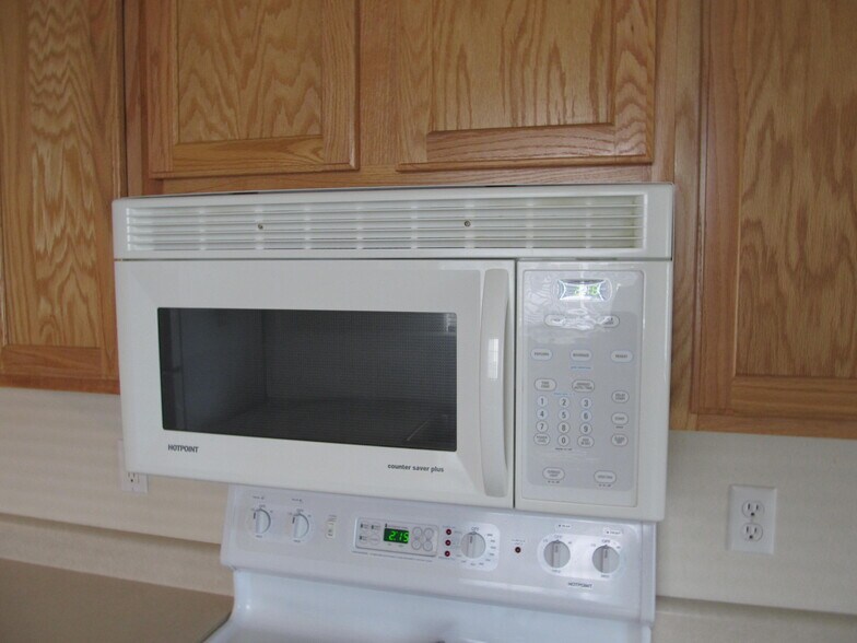 Building Photo - 4006 Cheyenne St #A