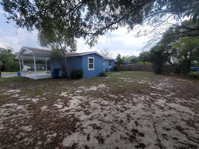 Building Photo - 513 Hollyhock Ln