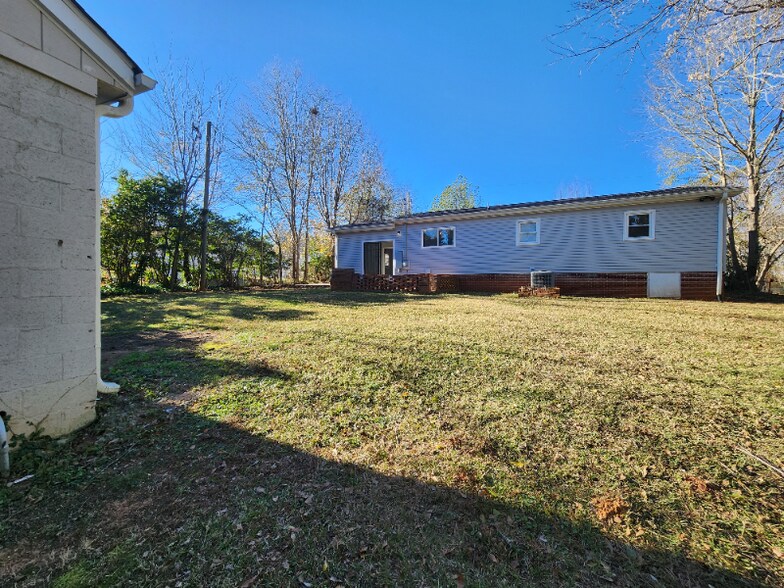 Building Photo - 1020 Woodvale Dr