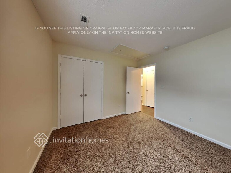 Building Photo - 11814 Stewarts Crossing Dr