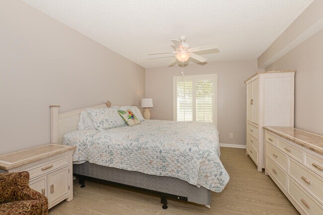 Building Photo - 2504 SE Anchorage Cove