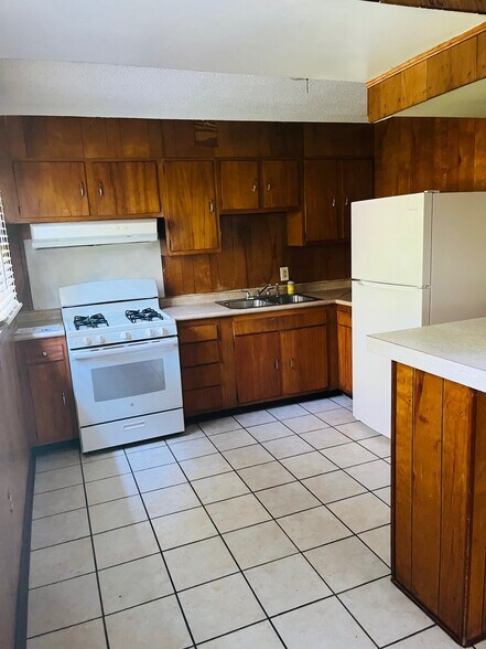 Building Photo - 1365 Middle Ring Rd