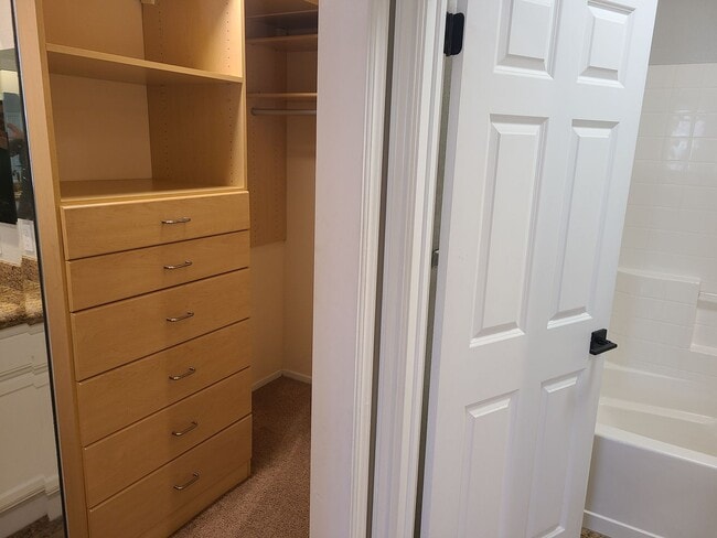 Building Photo - Great golf course views