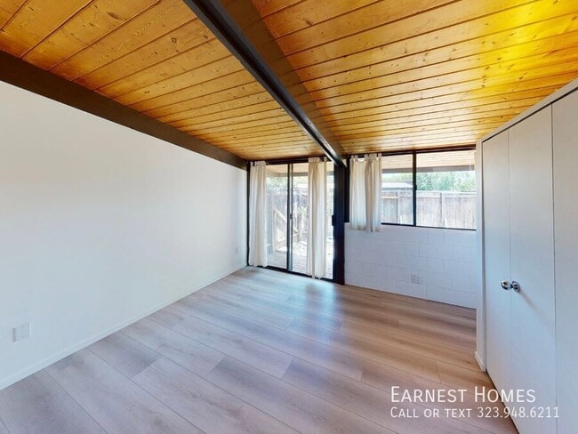 Building Photo - 12400 Rochedale Ln
