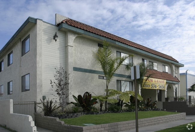 Building Photo - 4081 W Rosecrans Ave