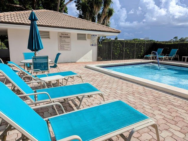 Building Photo - 609 Bridgewood Dr