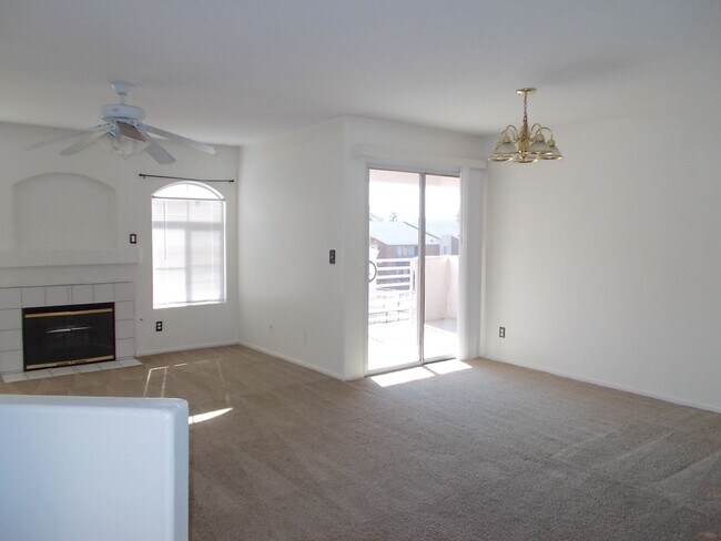 Building Photo - 4555 E Sahara Ave