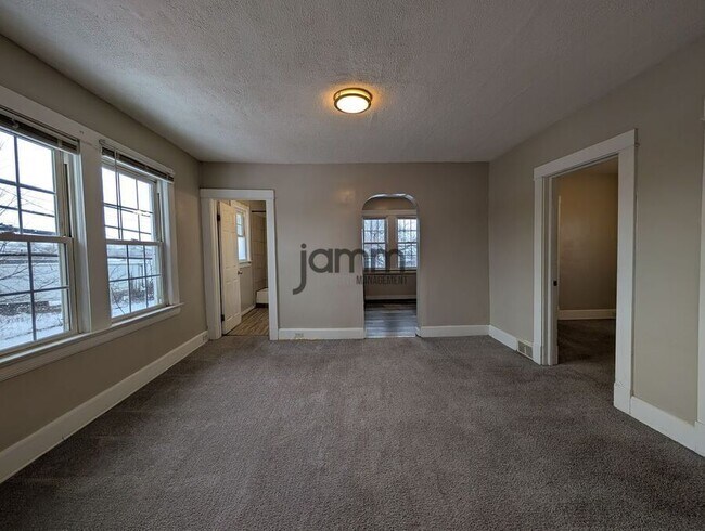 Building Photo - 1476 W 107th St