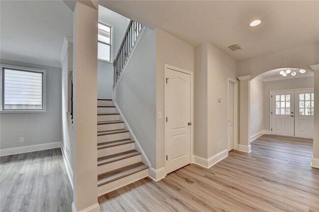 Building Photo - 4032 Ridge Grove Way