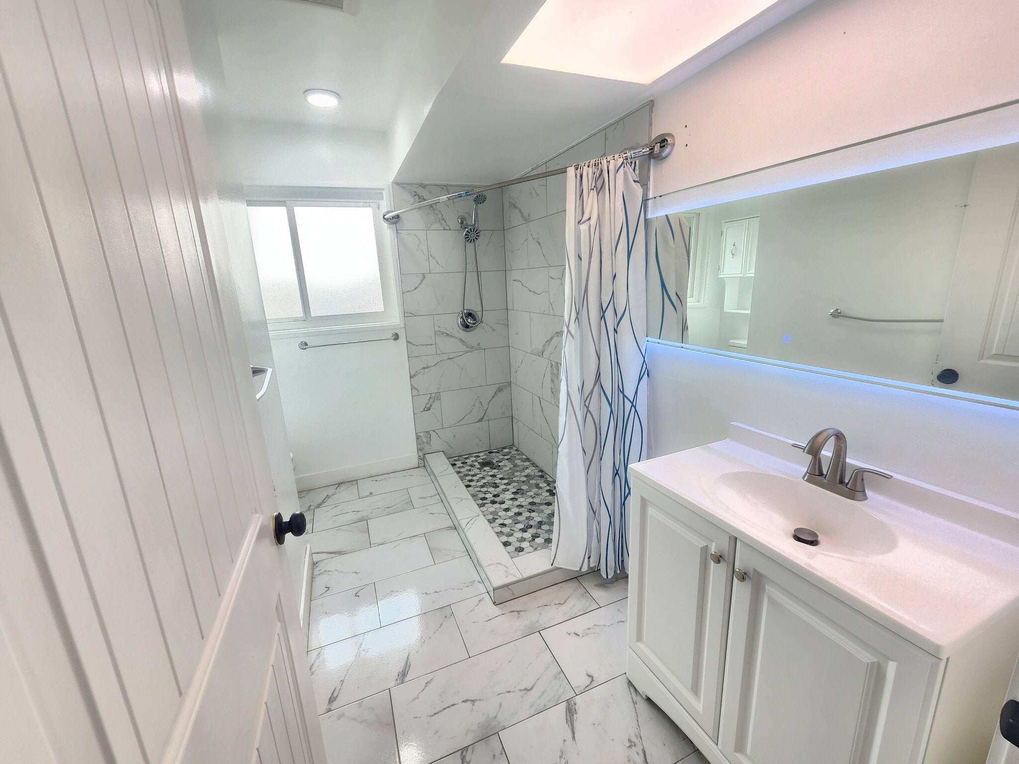 Building Photo - 11665 Babbitt Ave