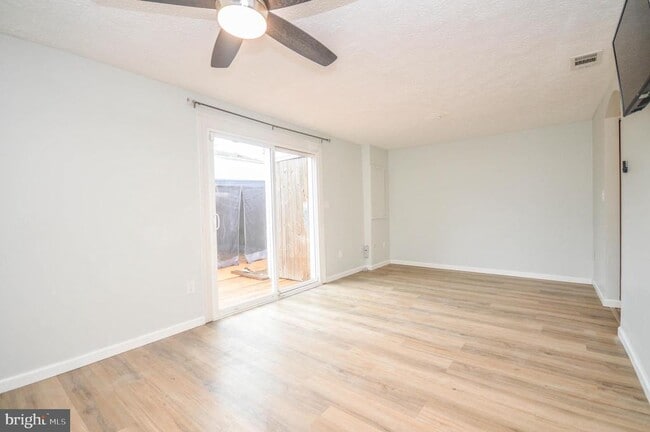 Building Photo - 12521 Laurel Grove Pl