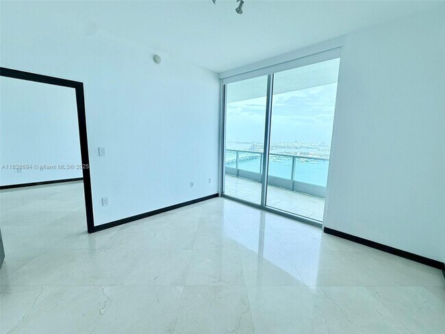 Building Photo - 900 Biscayne Blvd