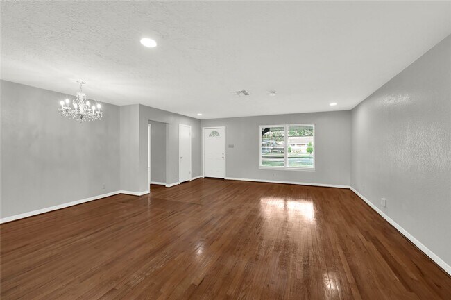 Building Photo - 8603 Freewood St