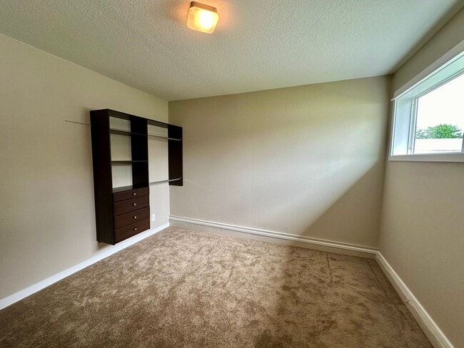 Building Photo - LF1460-B
